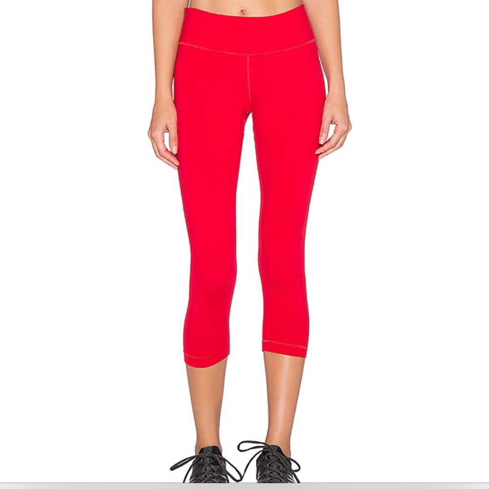 Vimmia Red Compression Capri Crop Legging Size M